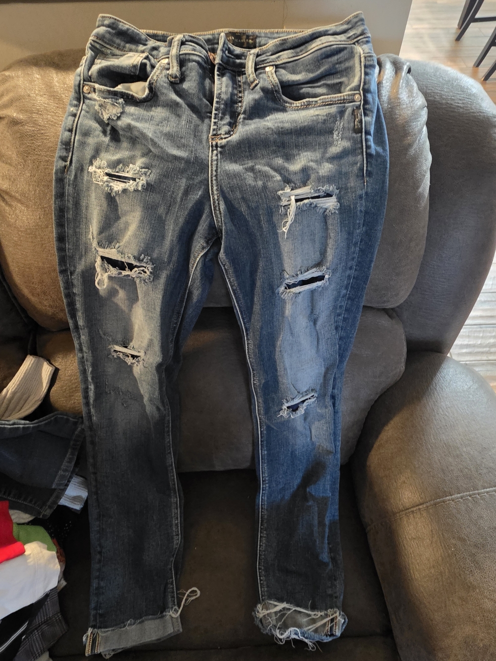 Silver Jeans Women's Distressed Straight Leg Jeans in Blue
